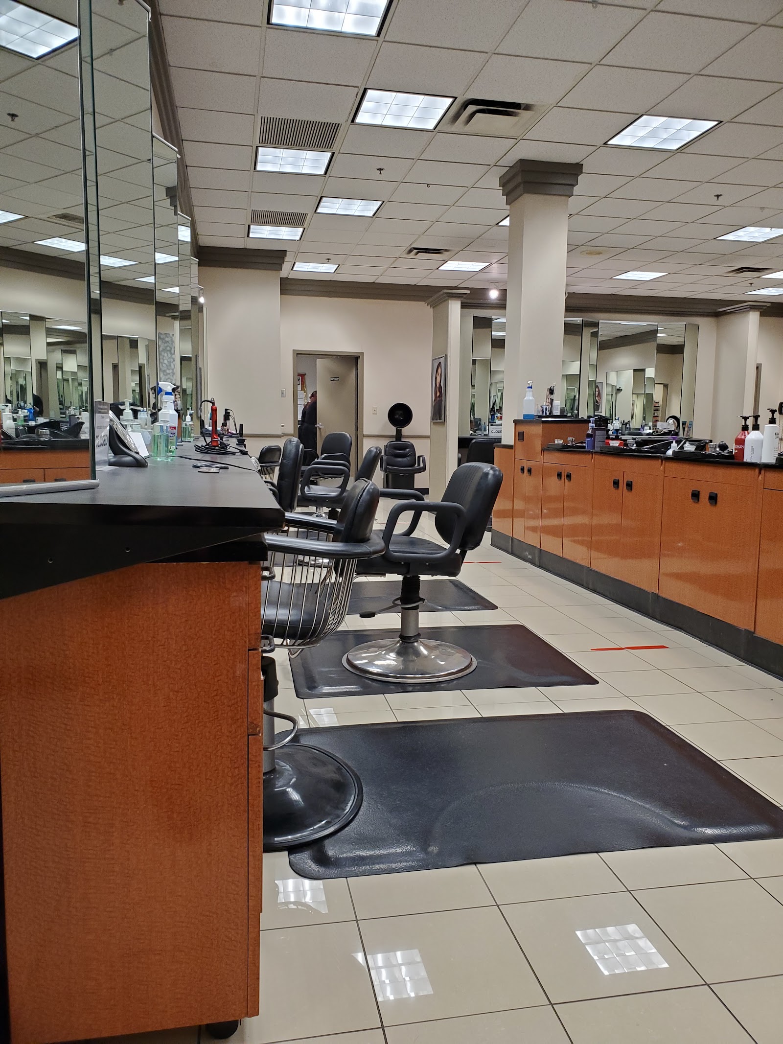 JCPenney Salon nail photo 3